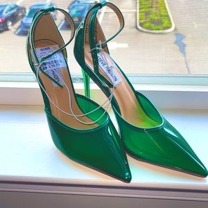 Moxxi Clear Green Pointed Toe Pump Steve Madden